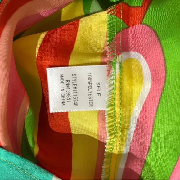 NWT retro print poncho style blouse. - Picture 6 of 6